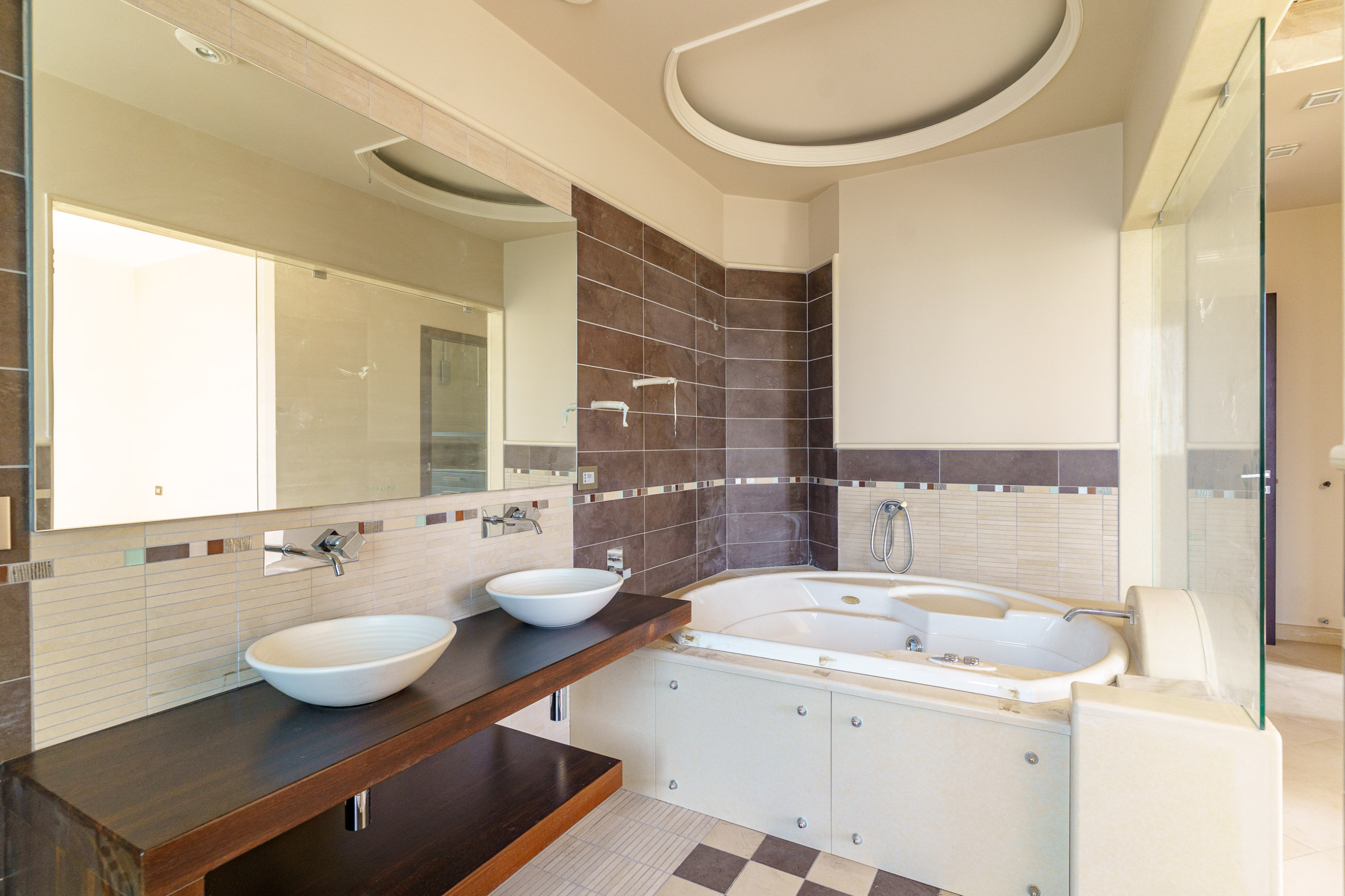 Prestigiosa-villa-indipendente-con-piscina-dependance-e-terrazze-panoramiche-in-vendita-ad-Aci-Sant’Antonio-via-Luigi-Capuana-1 (45)