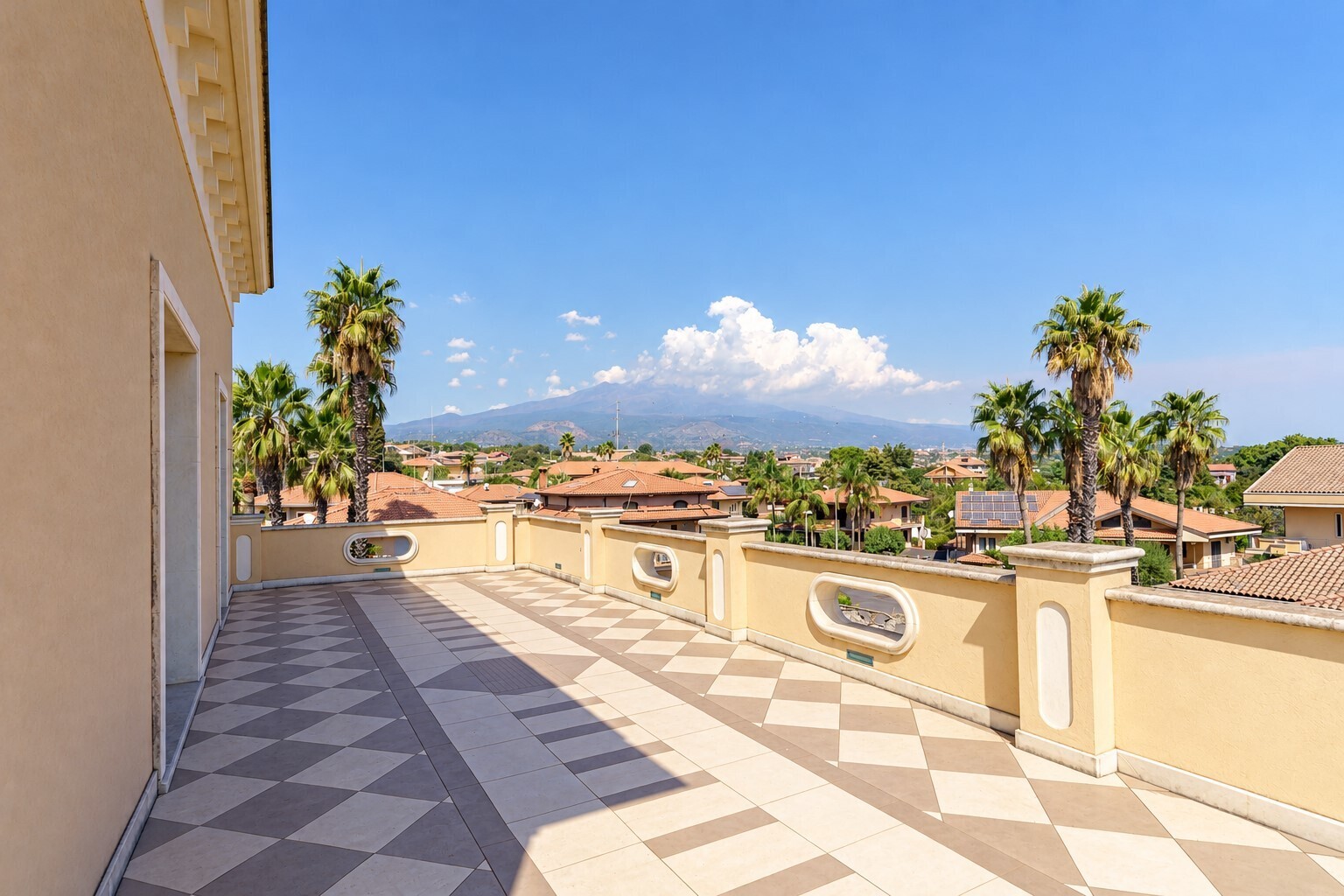 Prestigiosa-villa-indipendente-con-piscina-dependance-e-terrazze-panoramiche-in-vendita-ad-Aci-Sant’Antonio-via-Luigi-Capuana-1 (5)