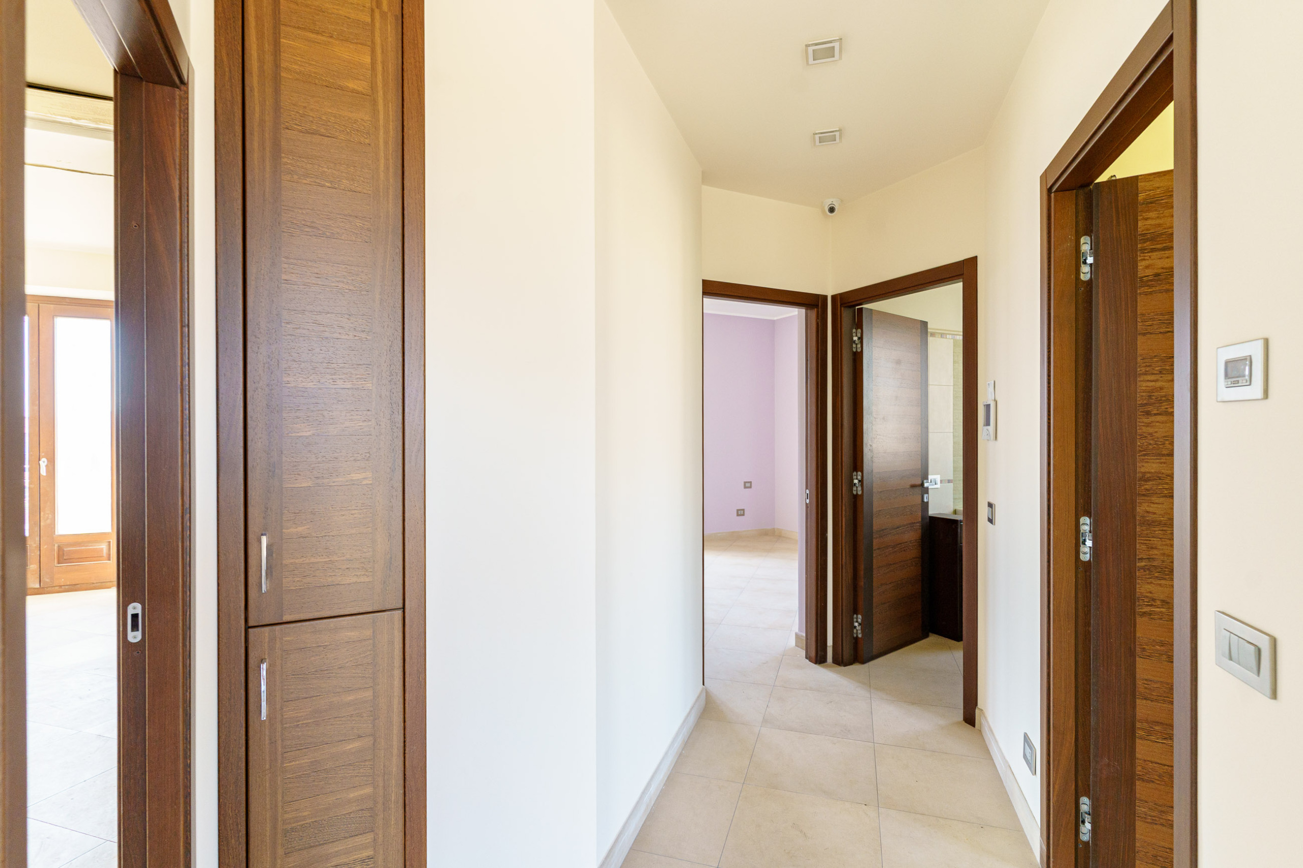 Prestigiosa-villa-indipendente-con-piscina-dependance-e-terrazze-panoramiche-in-vendita-ad-Aci-Sant’Antonio-via-Luigi-Capuana-1 (51)