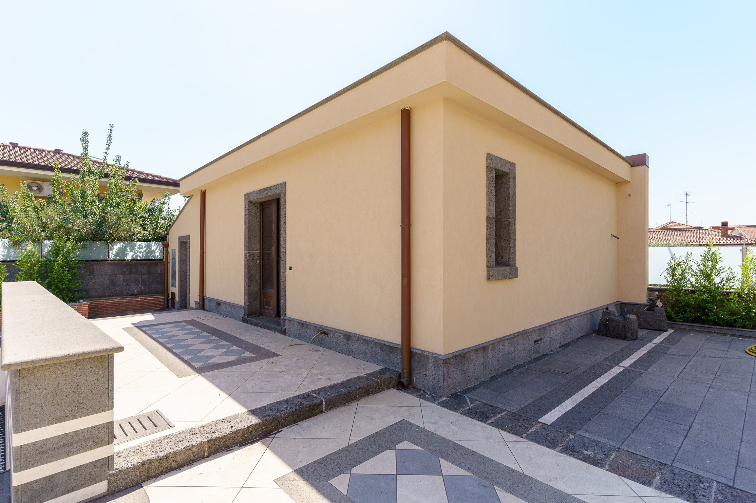 Prestigiosa-villa-indipendente-con-piscina-dependance-e-terrazze-panoramiche-in-vendita-ad-Aci-Sant’Antonio-via-Luigi-Capuana-1 (88)