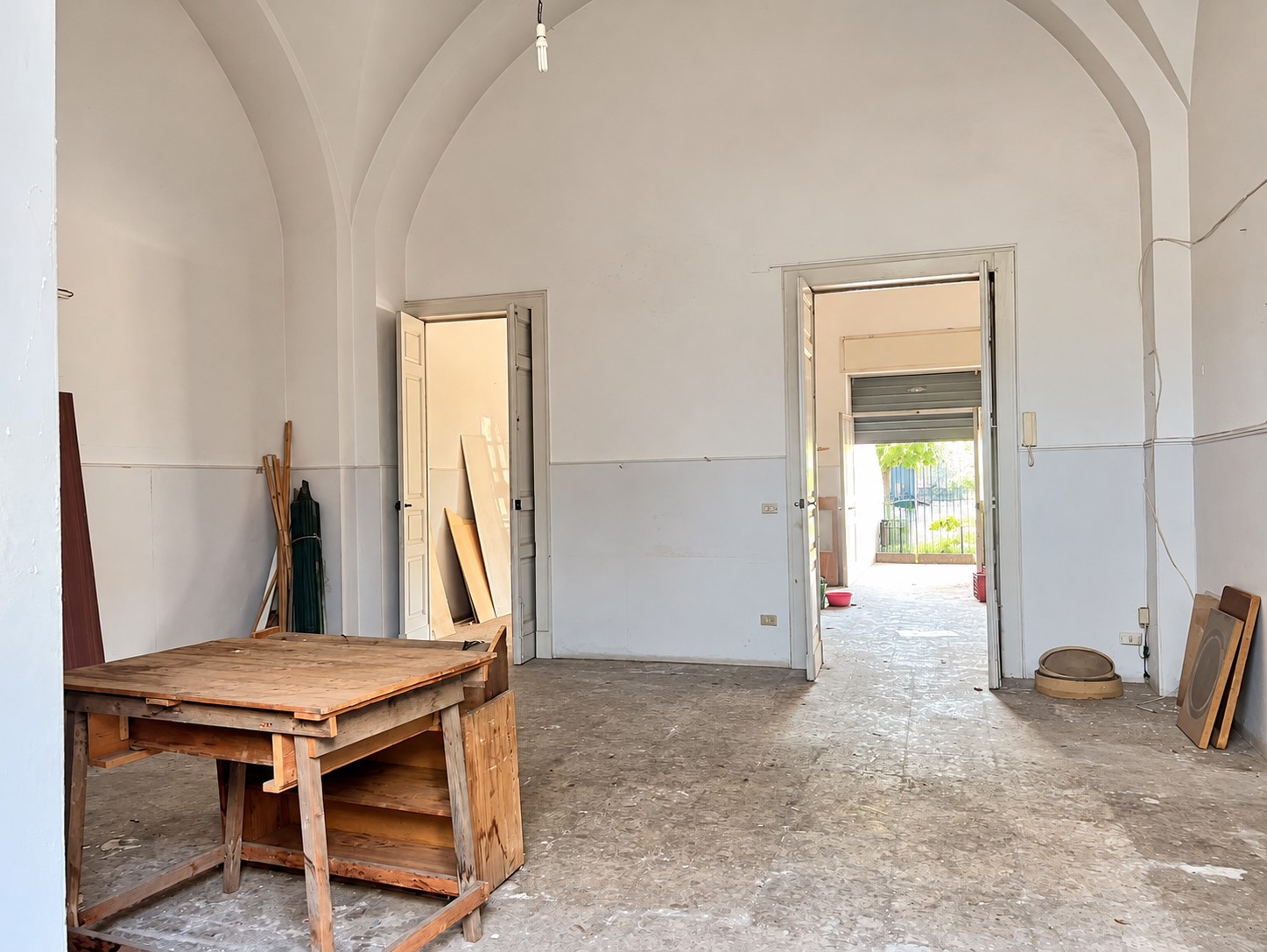 appartamento-versatile-ideale-per-uso-ufficio-bottega-con-cortile-interno-in-vendita-ad-aci-catena-1 (18)