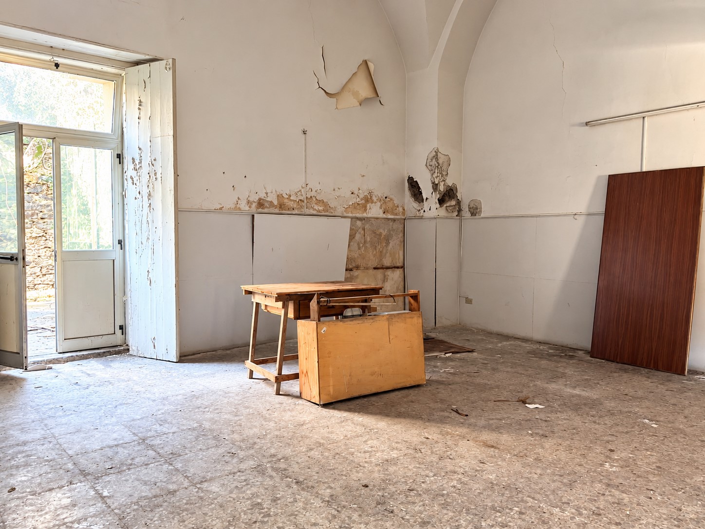 appartamento-versatile-ideale-per-uso-ufficio-bottega-con-cortile-interno-in-vendita-ad-aci-catena-1 (19)